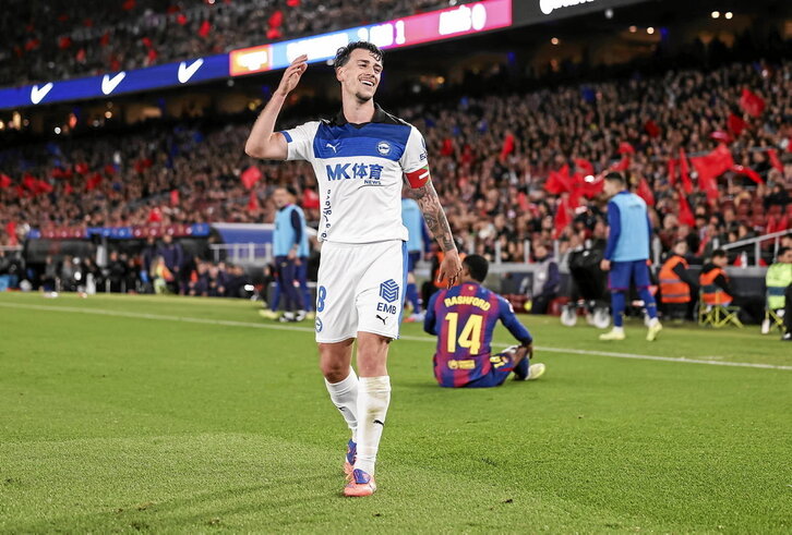 El capitán alavesista Antonio Blanco vio la tarjeta amarilla y no podrá jugar el derbi ante la Real.