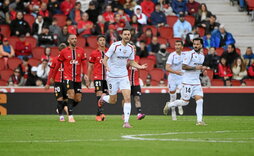 Raúl García de Haro celebra el 2-1 que marcó el punto de inflexión hacia el empate, cuando el partido parecía muerto.