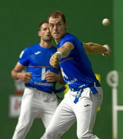 Lasok era guztietako tantoak egin zituen atzo Lizarran.