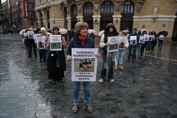 Imagen de la concentración en Bilbo este mediodía.