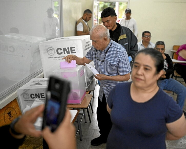 Colegio electoral en Tegucigalpa.