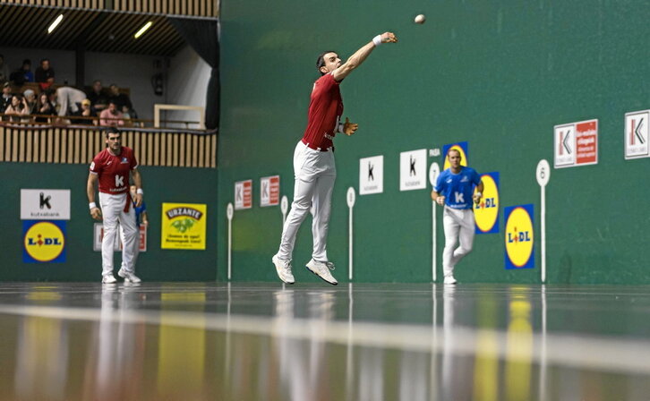 Altuna III.ak aurrean erritmoa ipini zuen atzo Eibarko Astelenan eta Ezkurdia atzean oso sendo aritu zen.