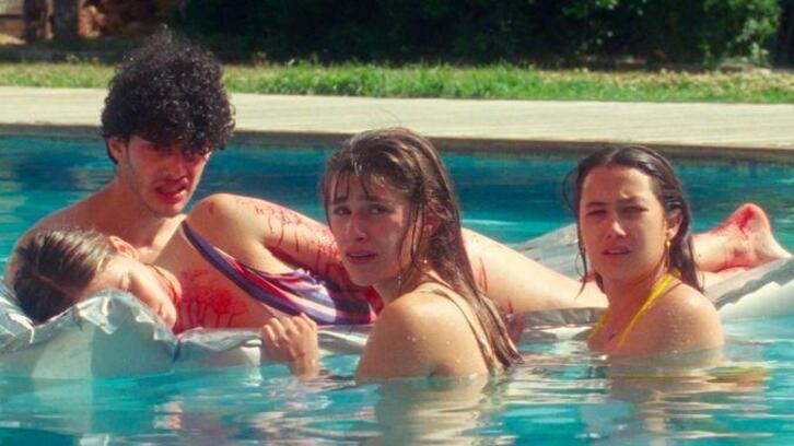 ‘Balearic’ filmeko une bat.