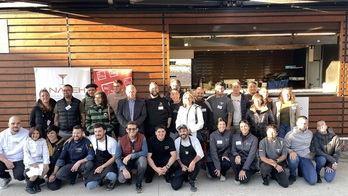 Grupo de cocineros y productores participantes en la primera edición del proyecto "De la tierra al plato".