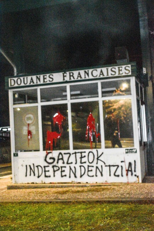 Acción de Ernai en la aduana de Dantxarinea.