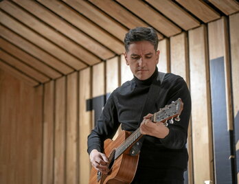 Jon Basaguren, Gasteizen egindako aurkezpenean.