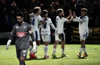 Segundo gol del Alavés celebrado en grupo.