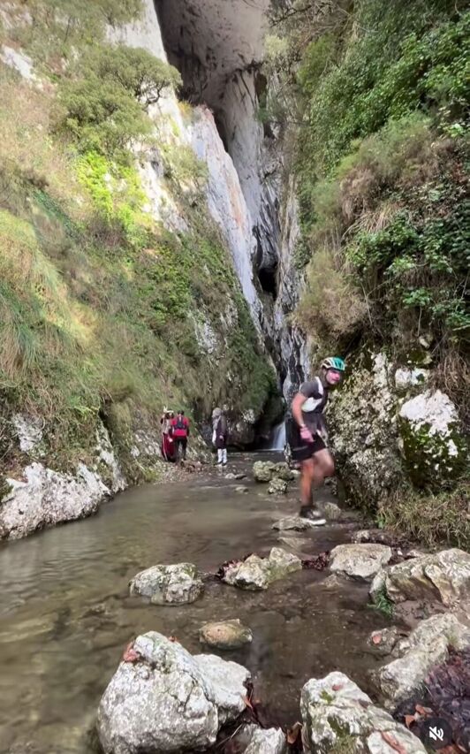Angel Garcia Lezeko haitzulotik lehena igarotzen; Mariren Kobak lasterketa irabazi zuen.