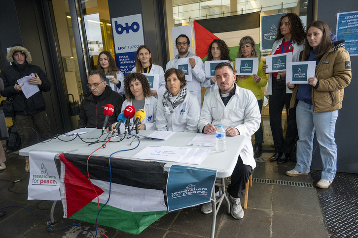 La comparecencia ha tenido lugar a las puertas de Biogipuzkoa, en la ciudad sanitaria de Donostia.