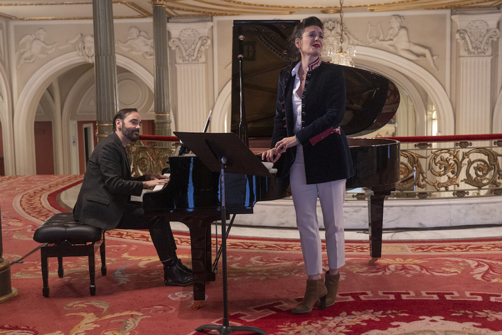 Vanessa Goikoetxea y Rubén Fdez. Aguirre, en la presentación del disco.