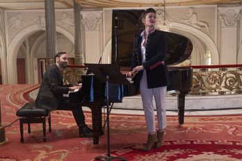 Vanessa Goikoetxea y Rubén Fdez. Aguirre, en la presentación del disco.