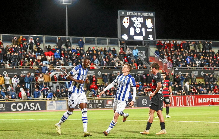 Con el tiempo reglamentario cumplido, Sadiq anotó el segundo gol de la Real desde el punto de penalti.