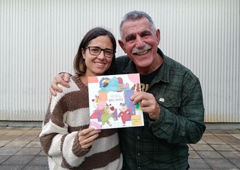 Nerea Loiola eta Joxe Mari Agirretxe NAIZeko estudioan aurkeztu dute Irri Berri