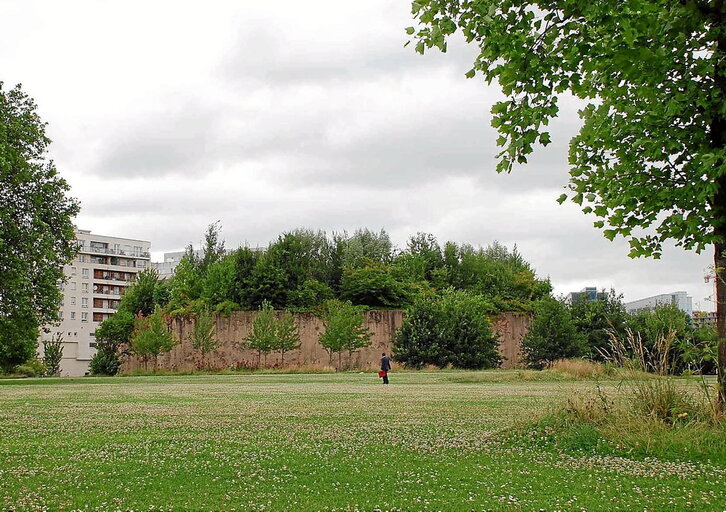 Henri Matisse parkea Euralilleko erdigune neuralgikoan eraiki zen eta oso interesgarria da paisaia garaikideen diseinuan egindako proposamen berritzaileagatik. Argazkiak: Visitando jardines, Josep M Mompín