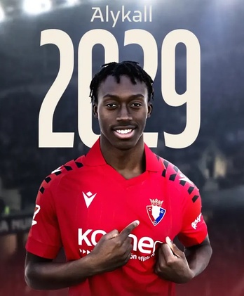 Así ha anunciado Osasuna la renovación.