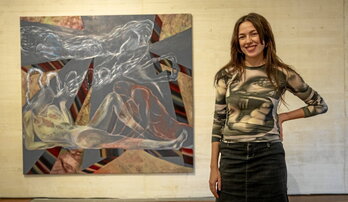 La gasteiztarra Natalia Suárez Ortiz de Zárate, en su exposición de San Telmo Museoa.