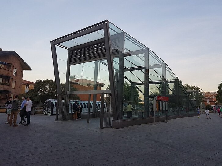 Entrada a la estación de Algorta.