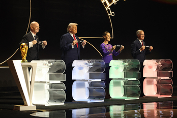 Infantino (FIFA), Trump (EEUU), Sheinbaum (México) y Carney (Canadá), durante el sorteo.