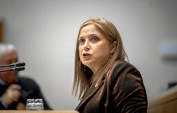 La consejera de Justicia y Derechos Humanos, María Jesús San José, en el Parlamento de Gasteiz.