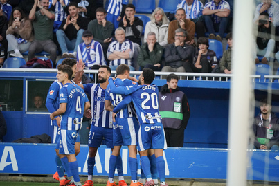 Los jugadores del Alavés celebran el tanto de Boyé. 