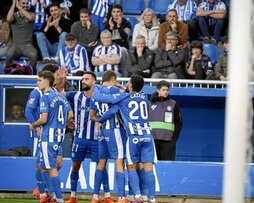 «Montonera» de celebración del gol decisivo de los jugadores del «Glorioso».