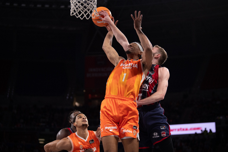 Kameron Taylor ha decidido un durísimo partido en el Buesa Arena.