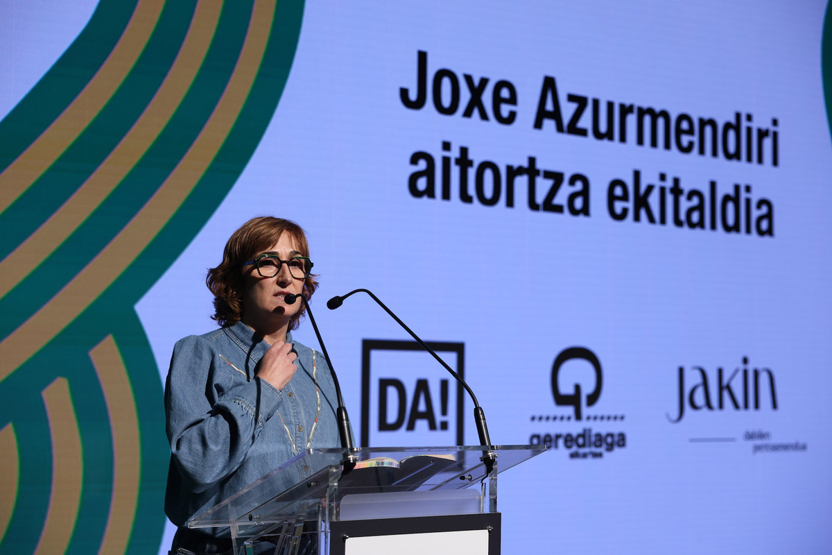 Joxe Azurmendi kolosala omendu dute Durangoko Azokan | Culture | Naiz
