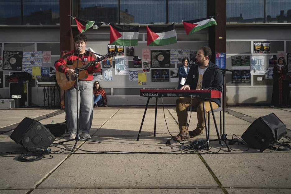 Palestinaren aldeko elgarretaratzeko ekitaldia.