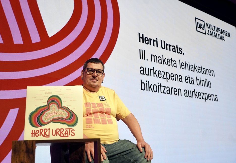 Hirugarren maketa lehiaketa eta biniloa aurkeztu zituen Herri Urratsek.