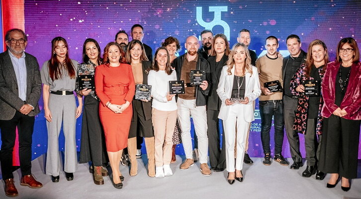Ganadores y jurado del certamen, en la gala de entrega de premios.