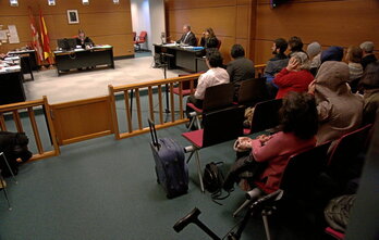 Algunos de los antiabortistas que fueron juzgados, en la primera sesión.