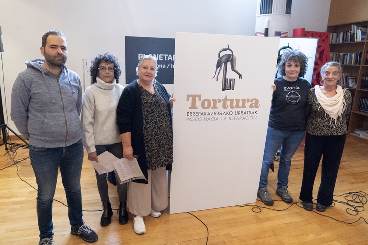 Imagen de archivo de una comparecencia de la Red de Personas Torturadas de Nafarroa.