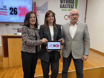 Artolzabal, Etxebarria y Armentia en la presentación de las cuentas.