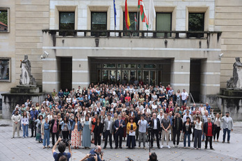 Alcaldes y cargos electos de Araba, Bizkaia y Gipuzkoa se concentraron en julio ante el TSJPV en protesta por este tipo de sentencias.