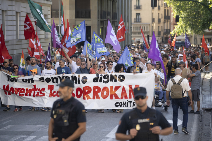 Protesta de los trabajadores de las villavesas en julio, en Iruñea.