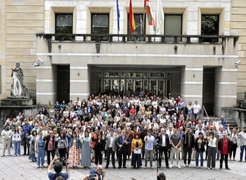 Alcaldes y cargos electos de Araba, Bizkaia y Gipuzkoa se concentraron en julio ante el TSJPV por sentencias como esta.