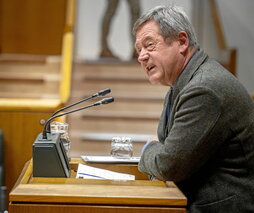 Bingen Zupiria, en el Parlamento.