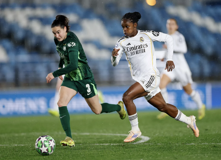 Linda Caicedo senteció al Wolfsburgo para alcanzar el primer objetivo del Real Madrid.