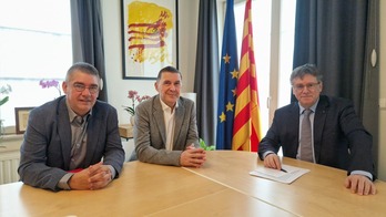 Gorka Elejabarrieta, Arnaldo Otegi y Carles Puigdemont, este jueves en Wateloo.