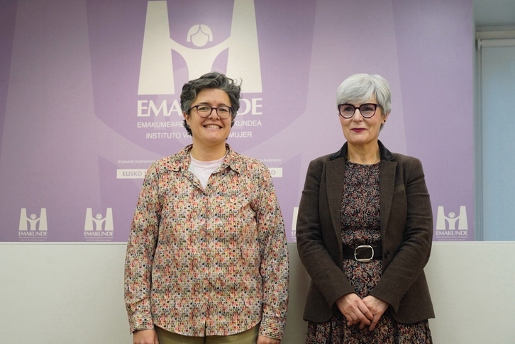 Mentxu Ramilo Araujo eta Miren Elgarresta Emakundeko egoitzan.