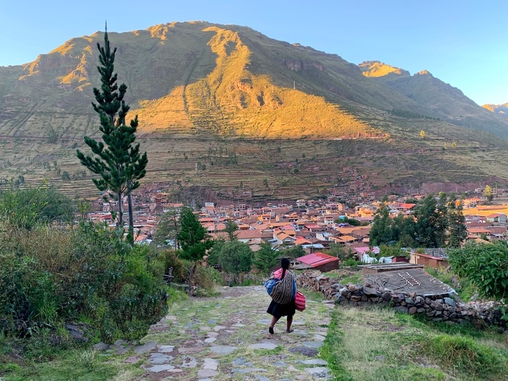 Peruko hiru barrutiko biztanleek eskaintzen dute ikuskizun aimara.