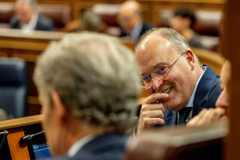 Feijóo y Tellado, imagen de un PP crecido en el Congreso esta despedida de año.