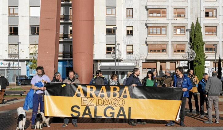 Artium parean egin zuten elkarretaratzea.