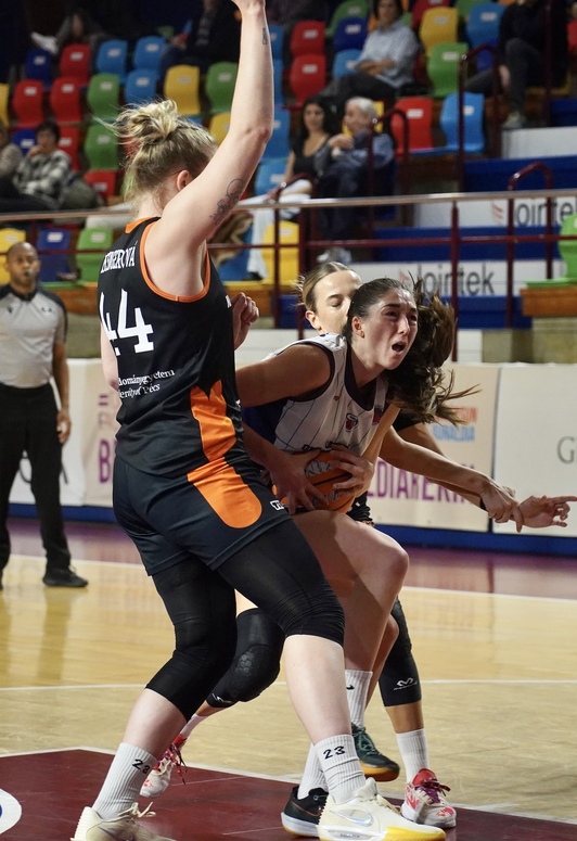 La verticalidad de Jankovic ha sacado a Reisingerova del partido.