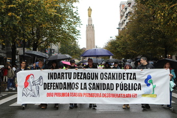 OPA herri plataformak Bilbon antolatutako manifestazio baten argazkia.