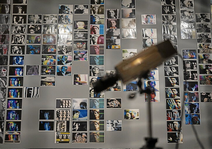 «Un modo de hacer generación» es el título de la exposición de la bilbaina Marisa González, que muestra su innovadora obra en la Alhóndiga hasta mediados de enero.