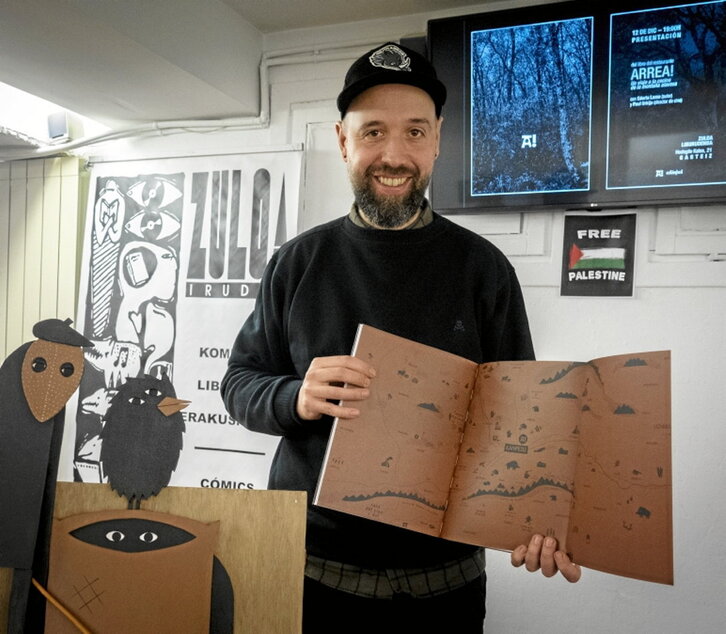 Edorta Lamo, bere liburuaren aurkezpenean.