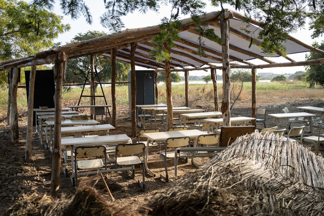 Arreglo y limpieza de las escuelas en el distrito de Bamako en Mali de cara al inicio del curso escolar