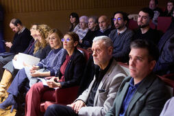La lehendakari María Chivite en el preestreno del documental. 