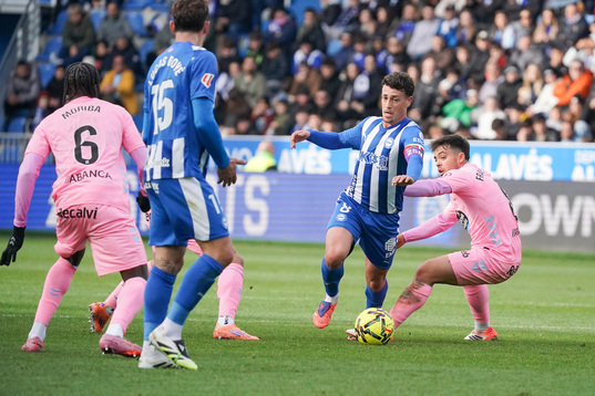 Antonio Blanco tiene muchas papeletas para regresar al once, una vez cumplido su partido de sanción.